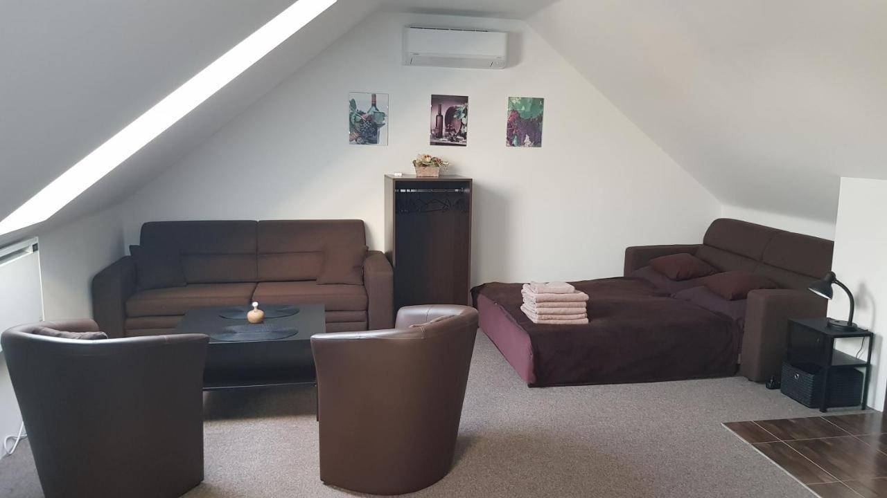 Sklep U Cejku Villa Mutěnice Eksteriør billede
